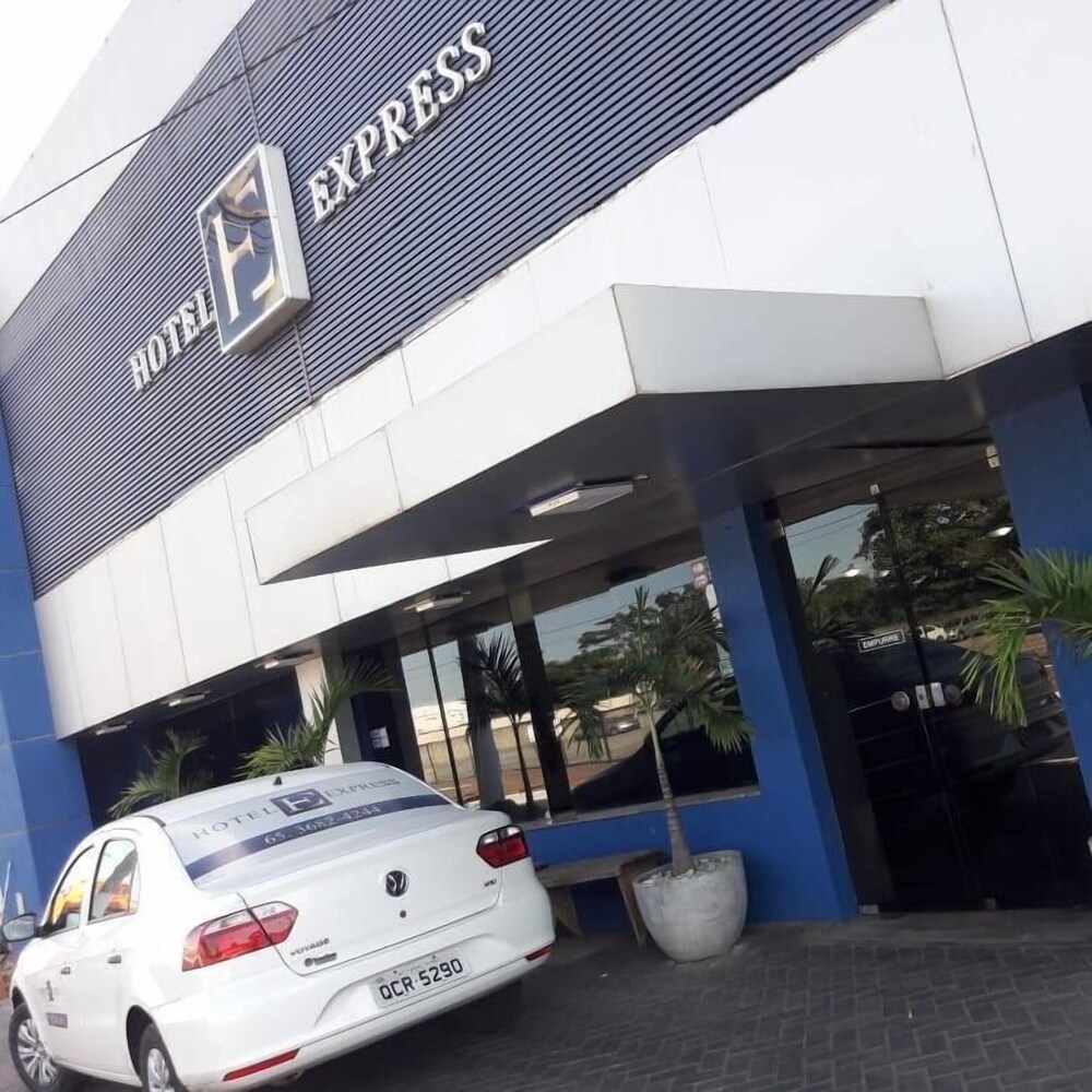 Hotel Express Leva e busca no aeroporto grátis 24 horas in Varzea Grande, Brasil