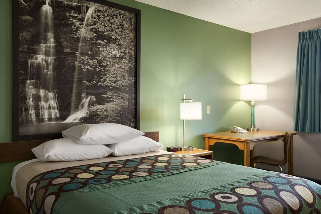 Super 8 by Wyndham Batesville - photo 7