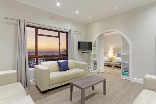 Brighton Court Self check in 2 bedrooms beachfront