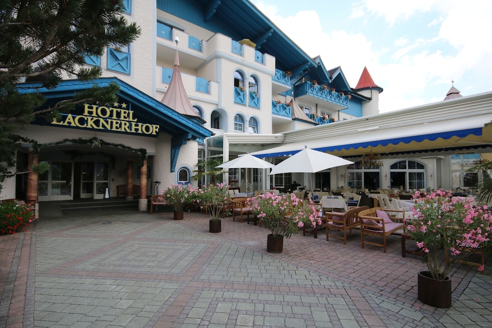 Schlosshotel Lacknerhof — Flachau — photo 2