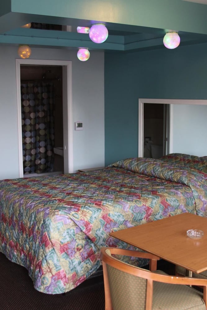 New Relax Inn - photo 14