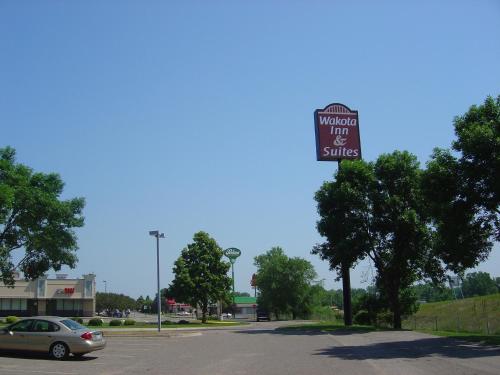 Wakota Inn and Suites - photo 11