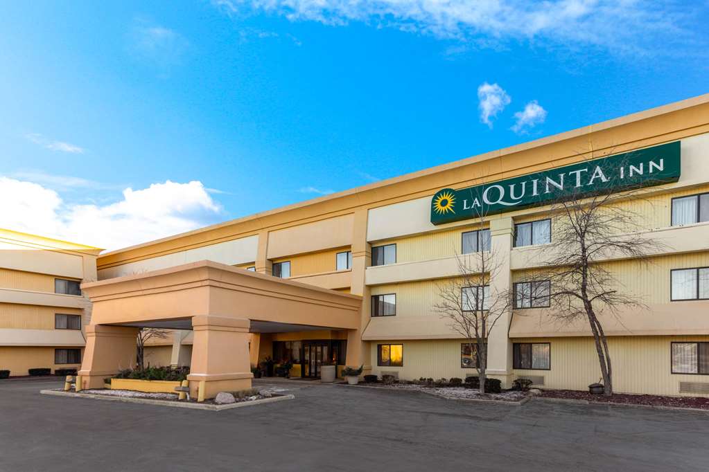 La Quinta Inn by Wyndham Chicago Willowbrook - featured photo