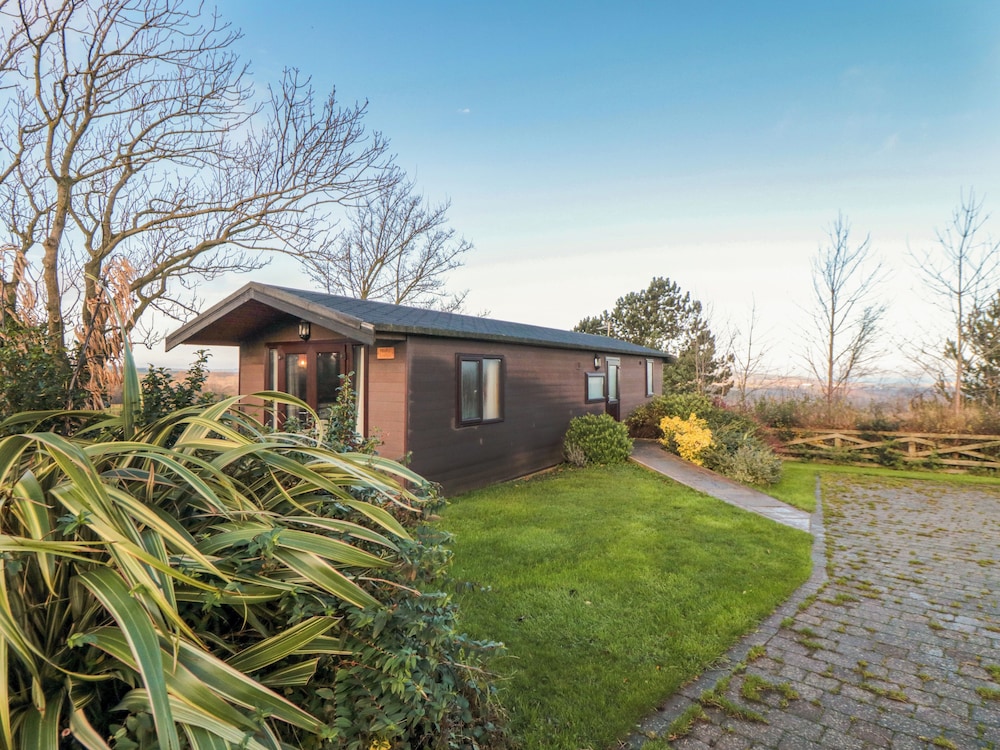 Holly Lodge — 4-Star Luxury Hotel in Saltburn-By-The-Sea, United Kingdom