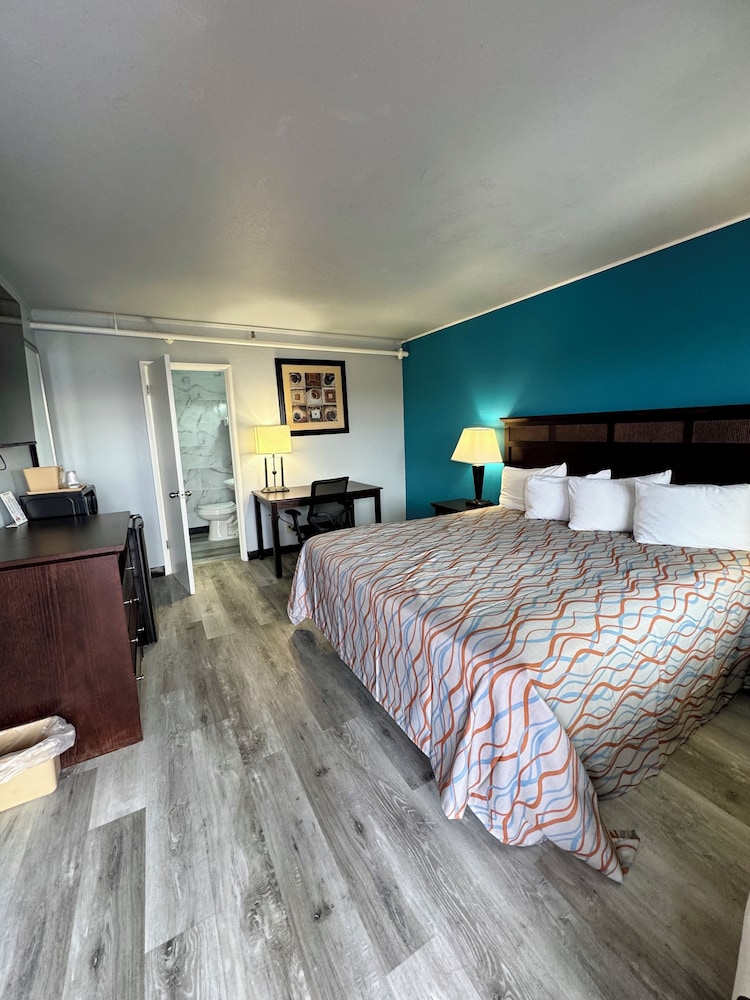Nampa Downtown Inn - photo 13