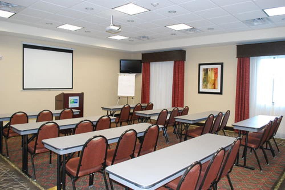 Holiday Inn Express & Suites Houston South near Pearland by IHG - photo 38