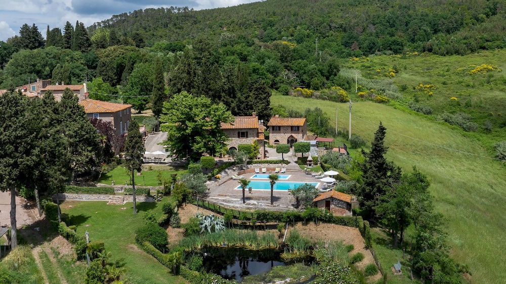 Villa Loredana 12 Emma Villas — 4-Star Luxury Hotel in Montaione, Italy