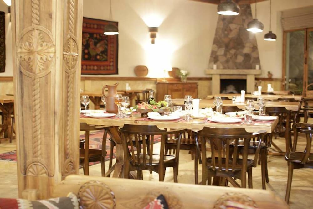 Vardzia Resort