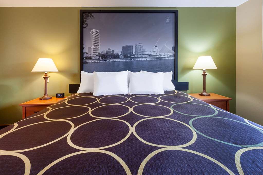 Super 8 by Wyndham Berlin WI - photo 15