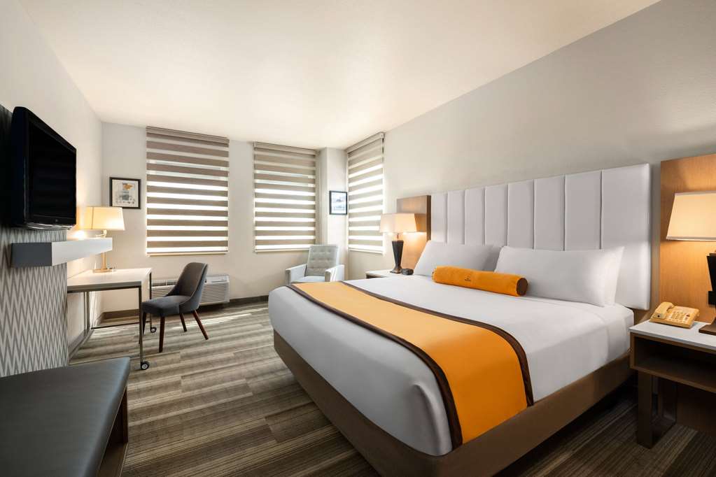 Hotel Marguerite Anaheim Garden Grove Trademark Collection by Wyndham - photo 25