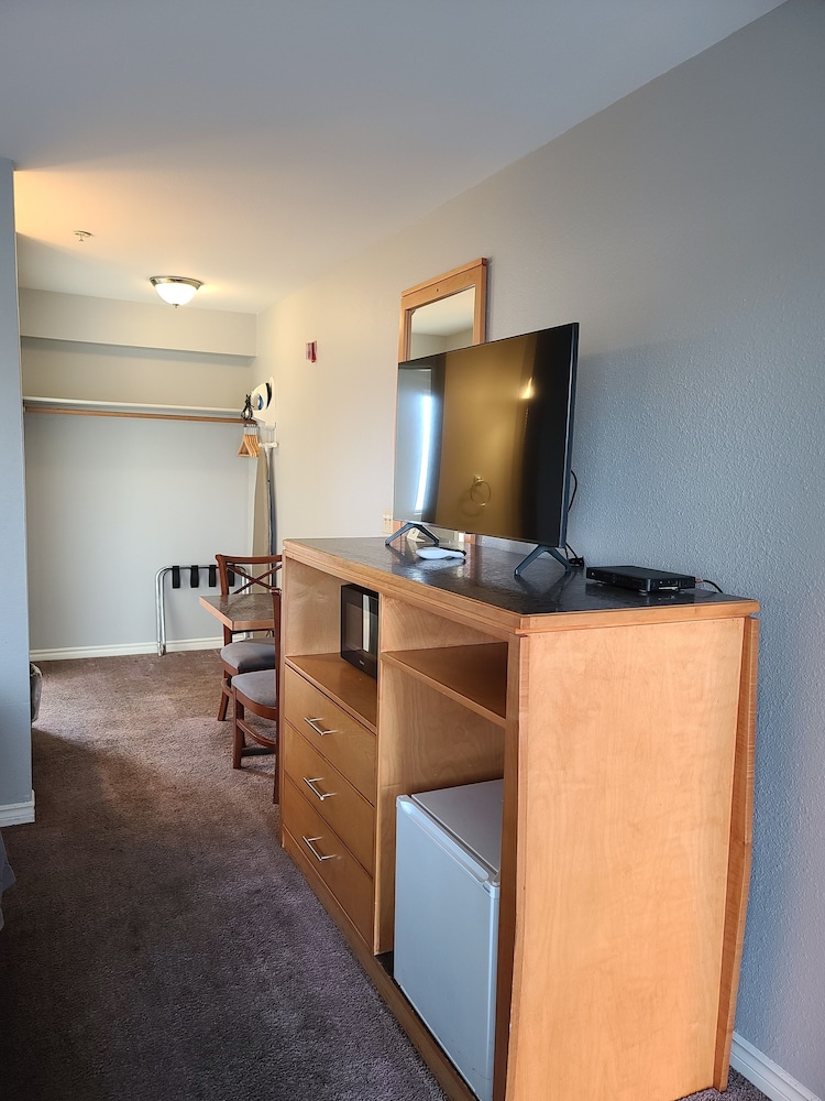 Tulip Inn - photo 16