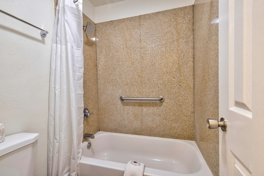 Motel 6 Bryan TX College Station - photo 24