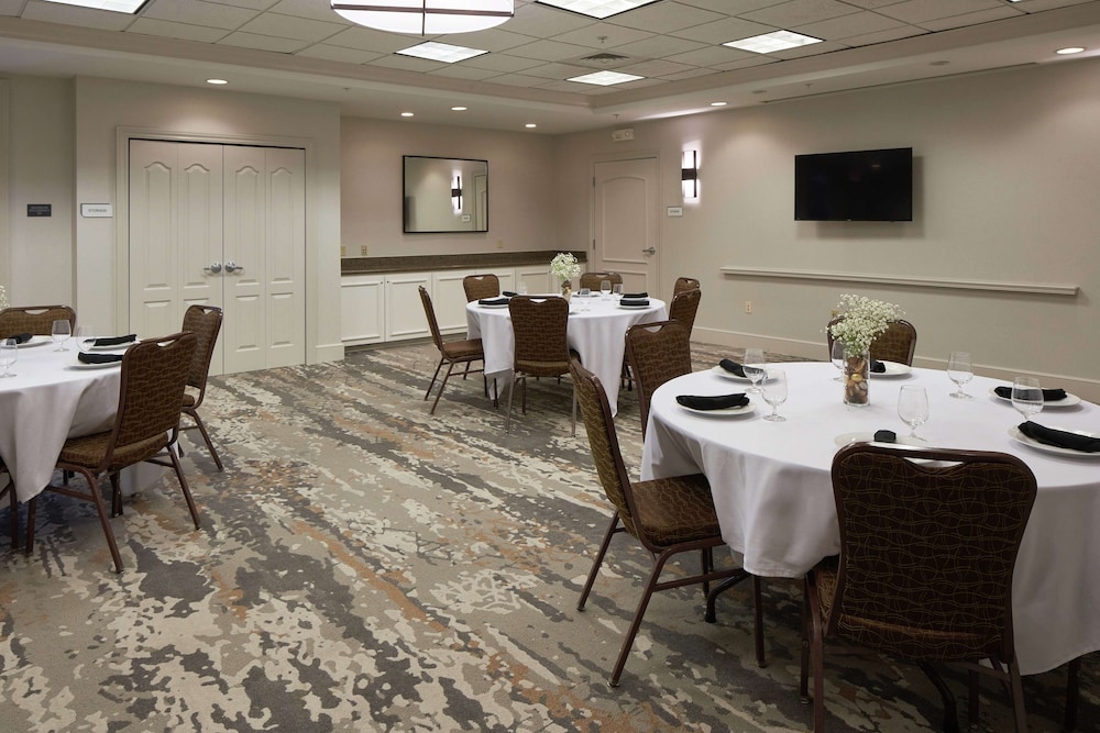 Hilton Garden Inn Evansville - photo 57