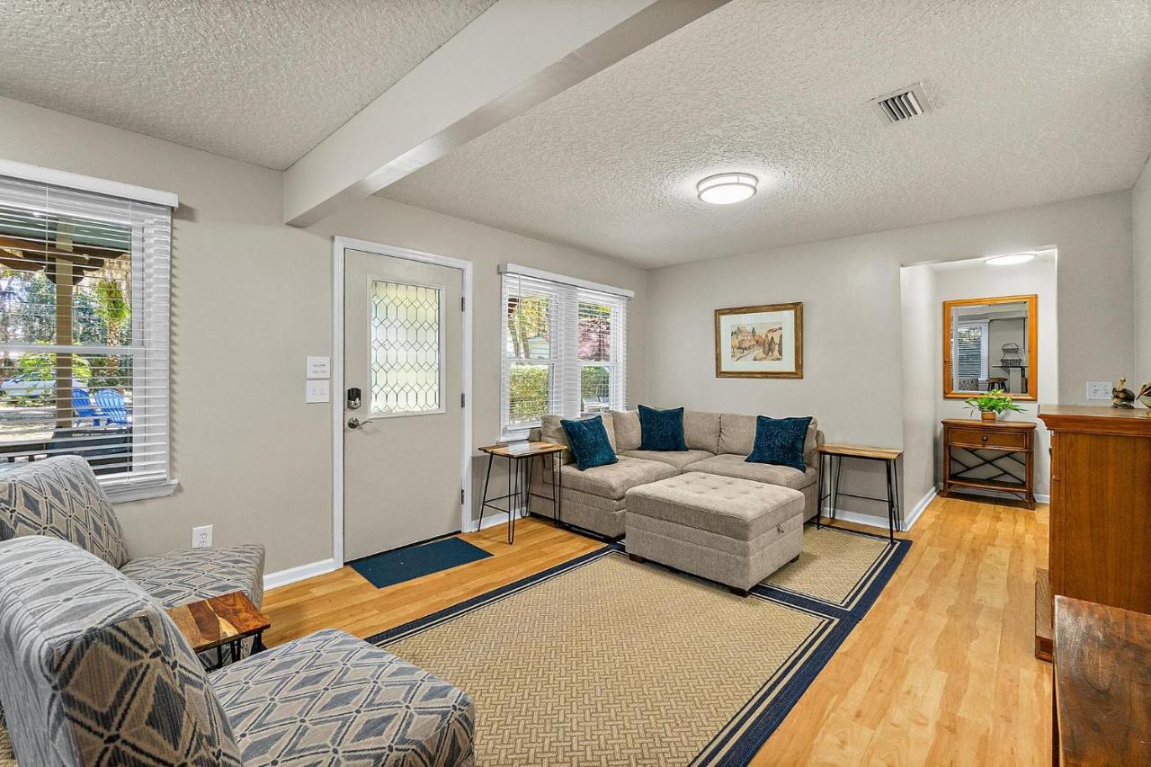 Fullerwood Park Retreat 5 Min To Downtown Sleeps 6 in Saint Augustine, United States