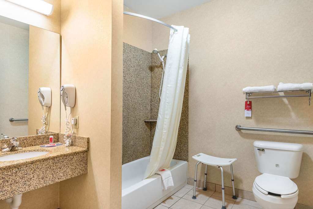 Econo Lodge Inn & Suites Pritchard Road North Little Rock - photo 29