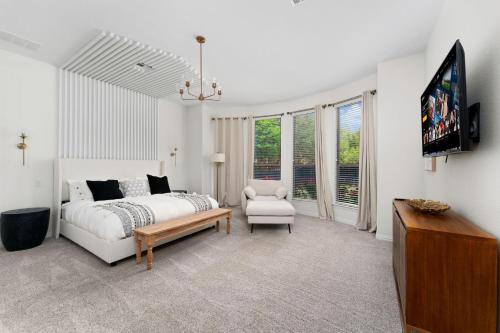Luxury Home with Outdoor Pool Hot Tub and Yard — 4-Star Luxury Hotel in Austin, United States