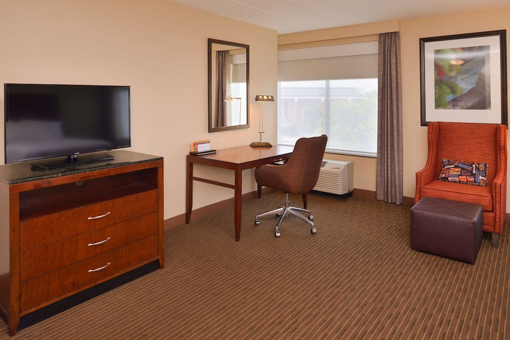 Hilton Garden Inn Baltimore White Marsh - photo 13
