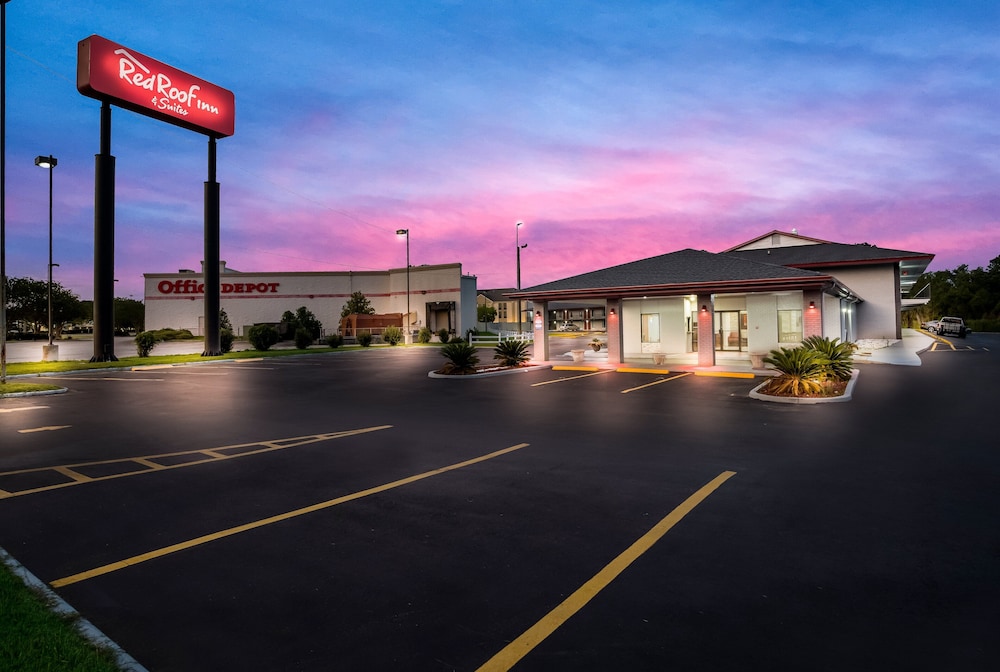 Red Roof Inn & Suites Thomasville - photo 29
