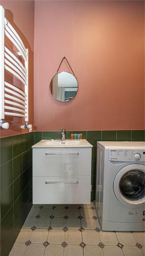 Superior Apartment In Abanotubani By Wehost
