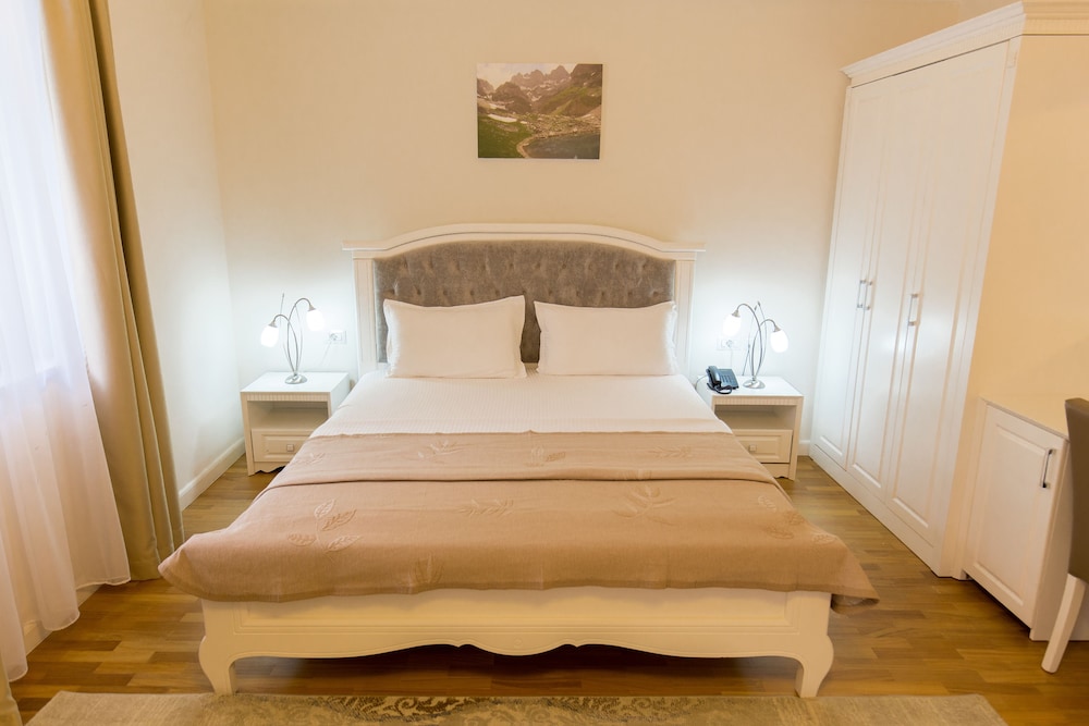 Hotel Turizem Shkelzeni — Bajram Curri — photo 4