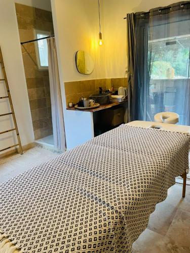 Bastide Cigaline - carbon neutral hotel in Evenos