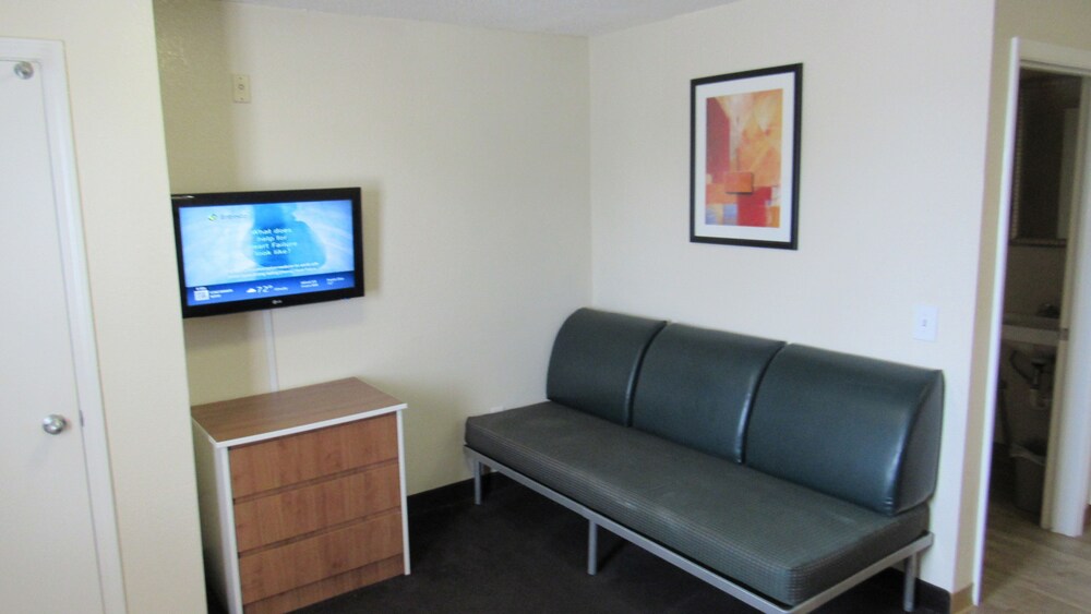 InTown Suites Extended Stay Nashville Murfreesboro Pke - photo 18