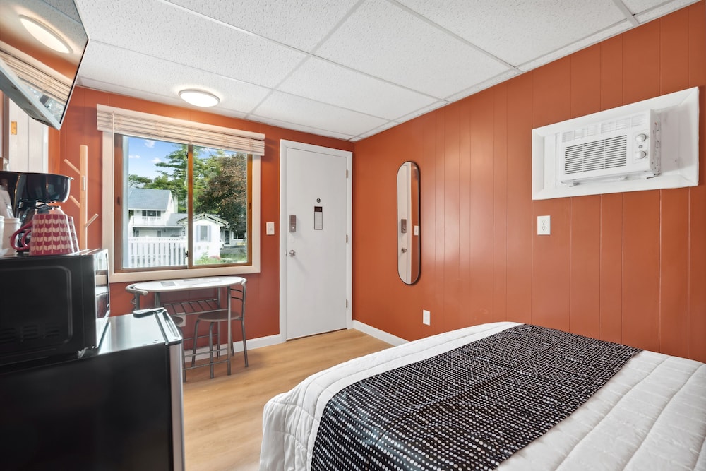 The Beaches Motel & Cottages - photo 38