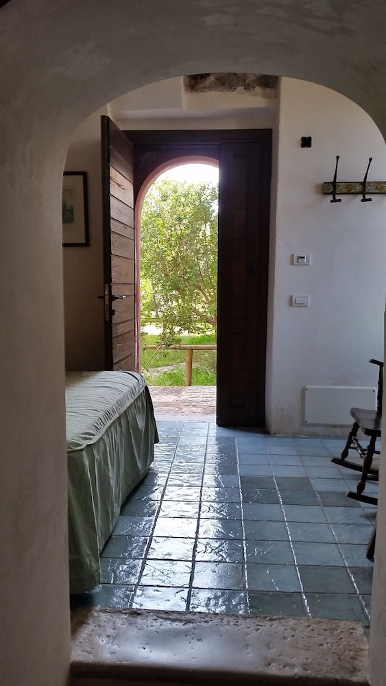 La Torre Rossa - carbon neutral hotel in Itri