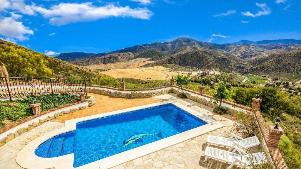 Casa El Algarrobo Alora by Ruralidays — 4-Star Luxury Hotel in Alora, Spain