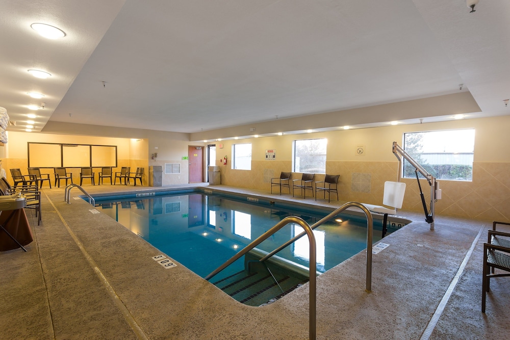 Holiday Inn Express Hotel & Suites Edmond by IHG - photo 38
