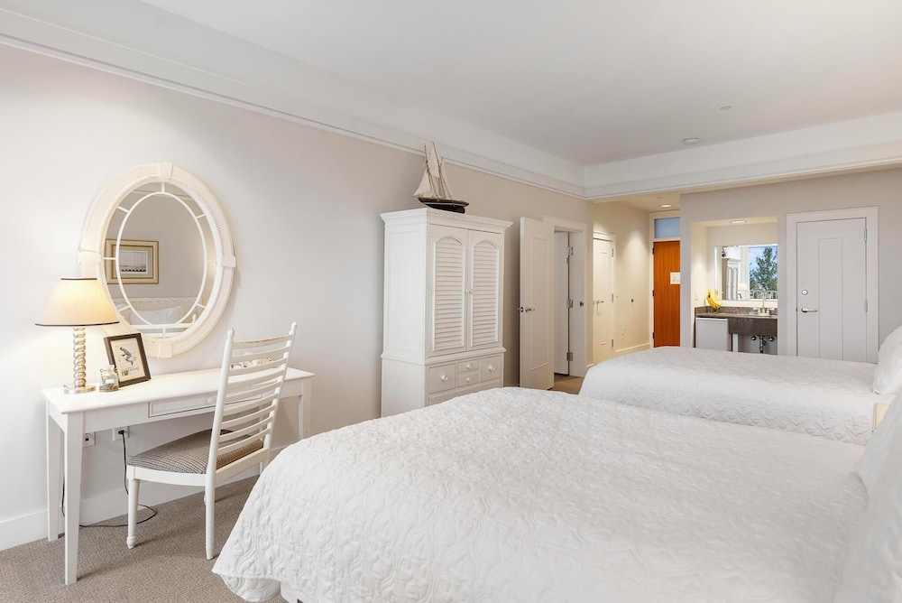 Village Suites Bay Harbor - photo 18