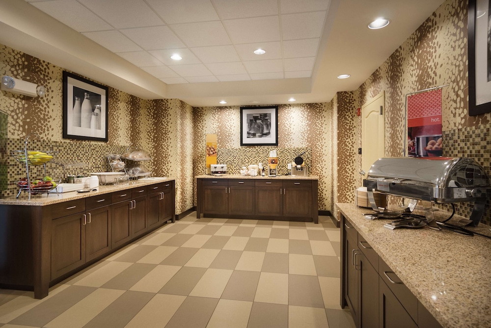 Hampton Inn Dover - photo 18