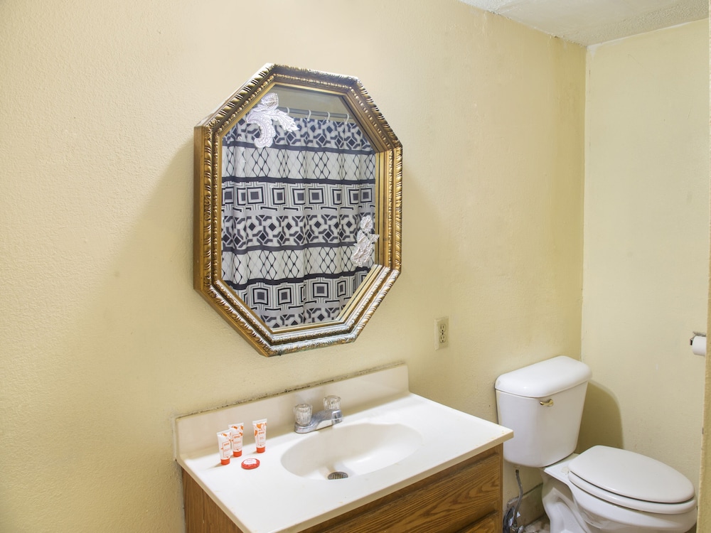 Luxury Inn and Suites Amarillo - photo 14