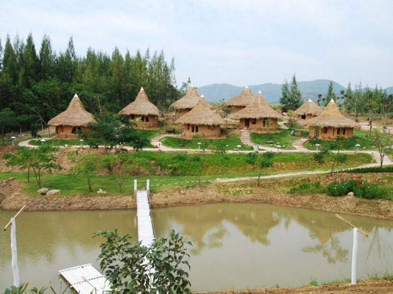 Ban Rai Pornsawan in Suan Phueng, Thailand