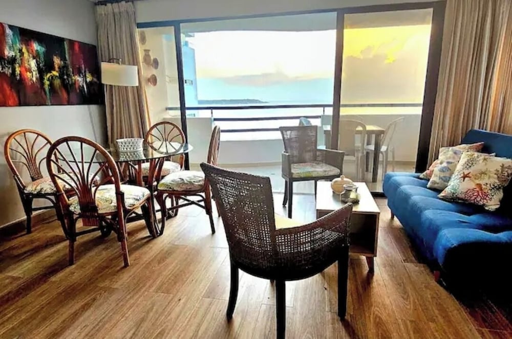 Edificio Marina del Rey Cartagena — 4-Star Luxury Hotel in Cartagena, Colombia