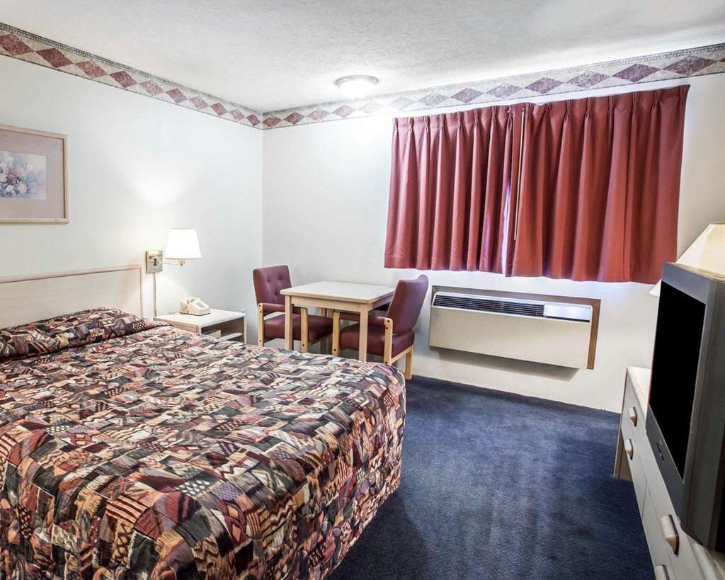 Rodeway Inn and Suites Spokane - photo 10