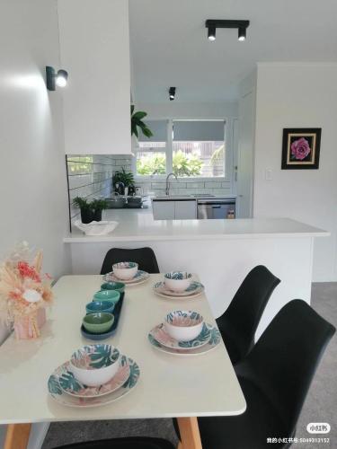 Centre Takapuna 2 Beds & Garage & Netflix — 4-Star Luxury Hotel in Auckland, New Zealand
