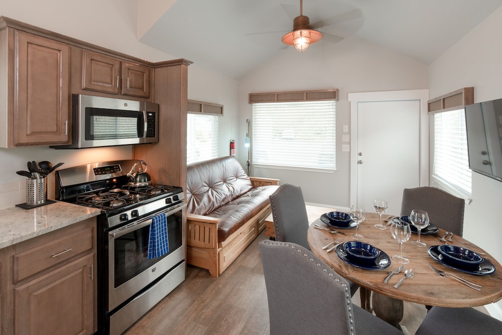 Oceanside Beachfront RV Resort - photo 10