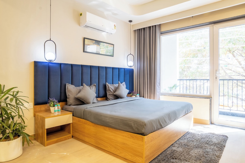 Housr 1 BHK Apartment Sector 42 Gurgaon