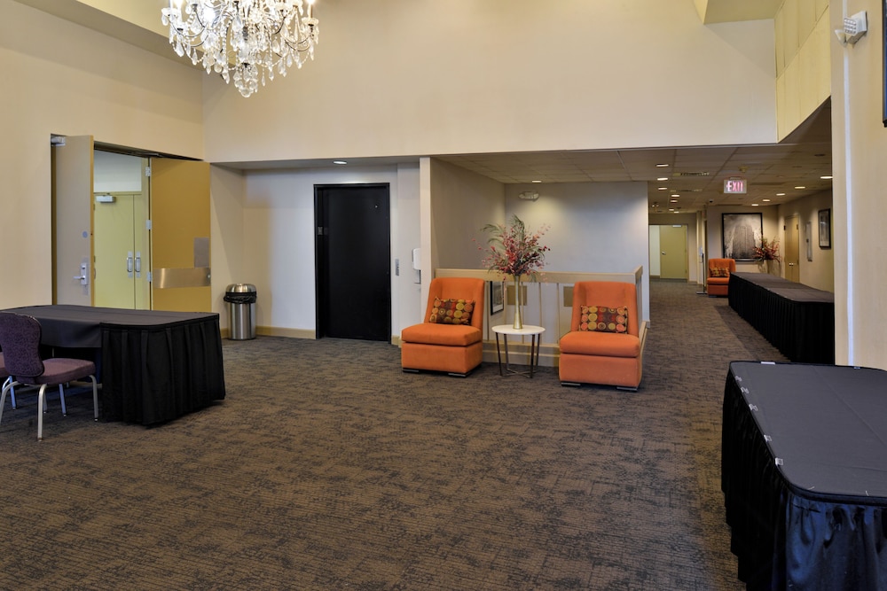 Hawthorne Inn and Conference Center - photo 43