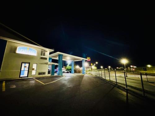 Express Inn & Suites Junction City - photo 27
