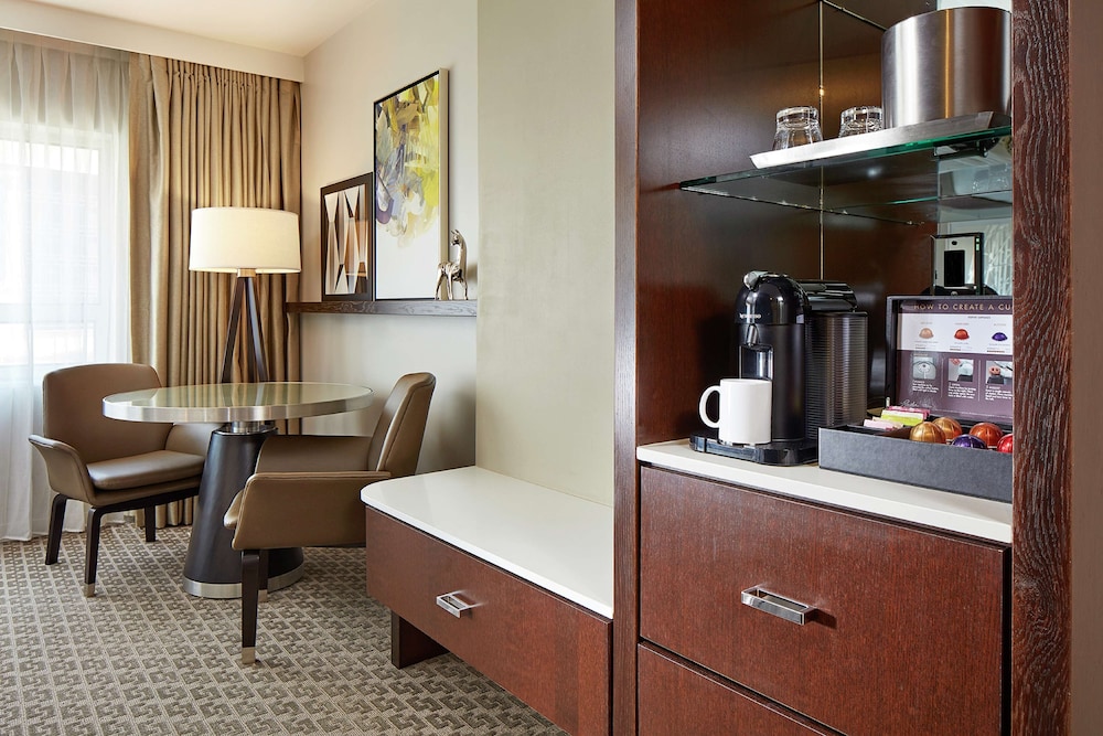 The Statler Dallas Curio Collection By Hilton - photo 29
