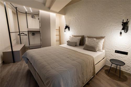Annasa Apartments — 4-Star Luxury Hotel in Athens, Greece