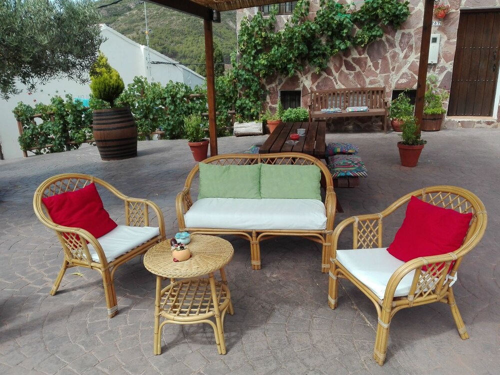 Les Eres De Gatova - carbon neutral hotel in Marines
