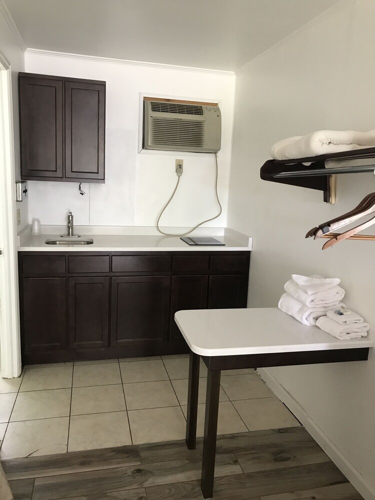 Sunset Valley Motel - photo 23