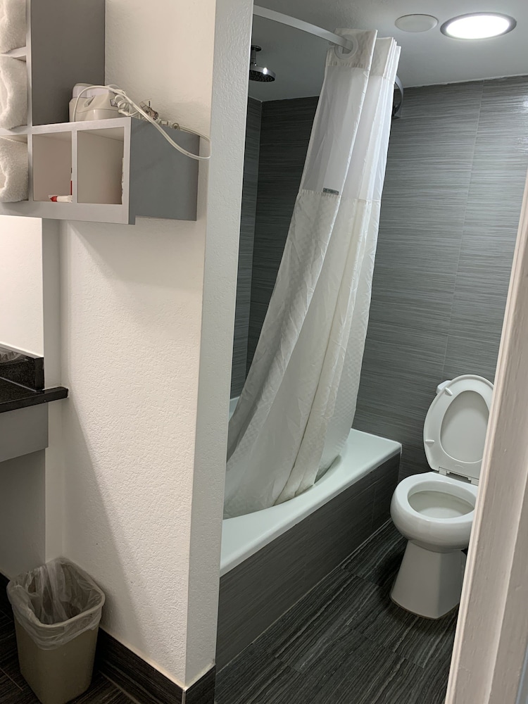 Arya Blu Inn & Suites - photo 24