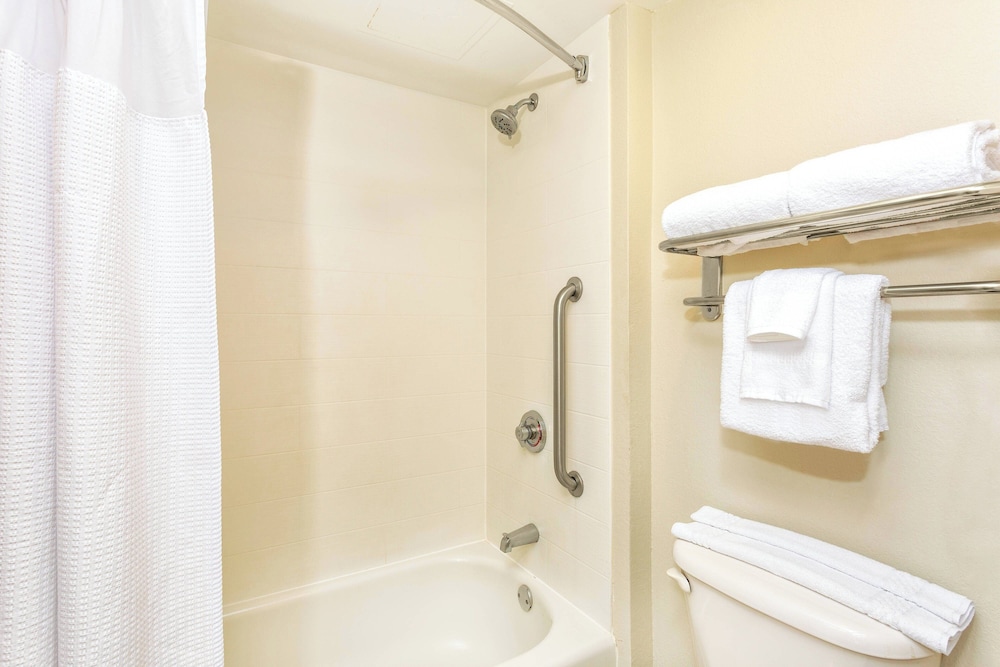 SpringHill Suites by Marriott Miami Airport South Blue Lagoon Area - photo 18
