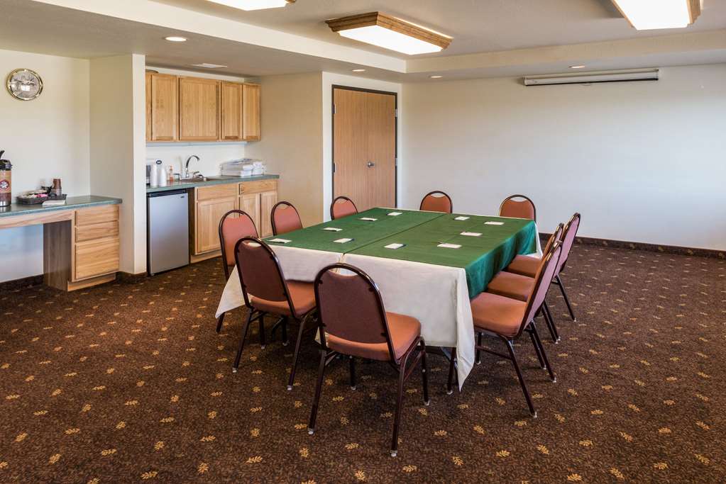 AmericInn by Wyndham Belle Fourche - photo 18