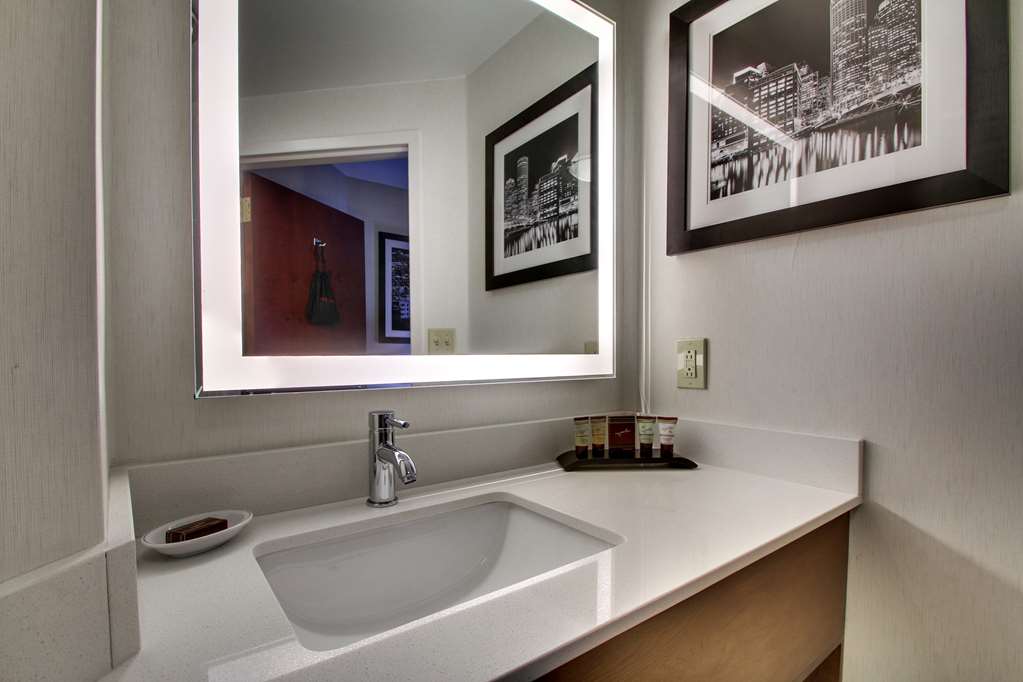 Best Western Plus Boston Hotel - photo 24