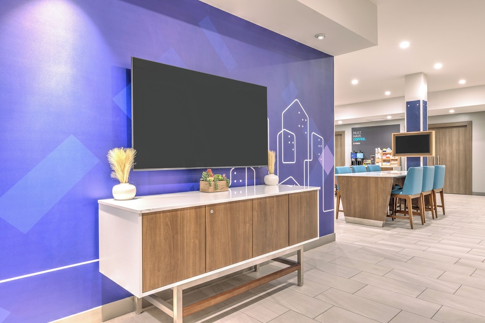 Holiday Inn Express & Suites Austin Airport East by IHG - photo 57